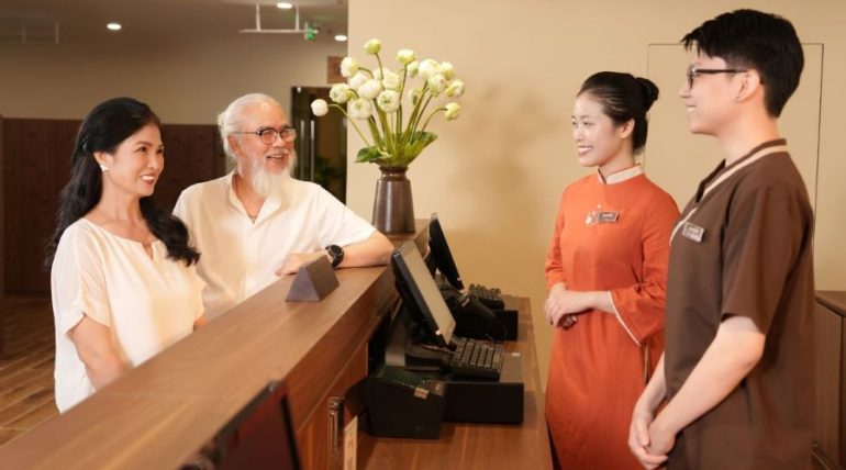 to-hop-cham-soc-suc-khoe-amare