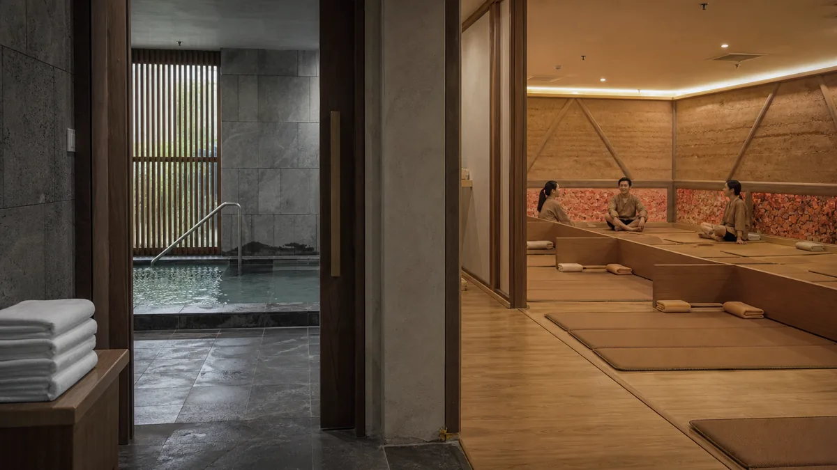 Khu Onsen riêng tư và lounge Jjimjilbang cộng đồng trong không gian AMARE