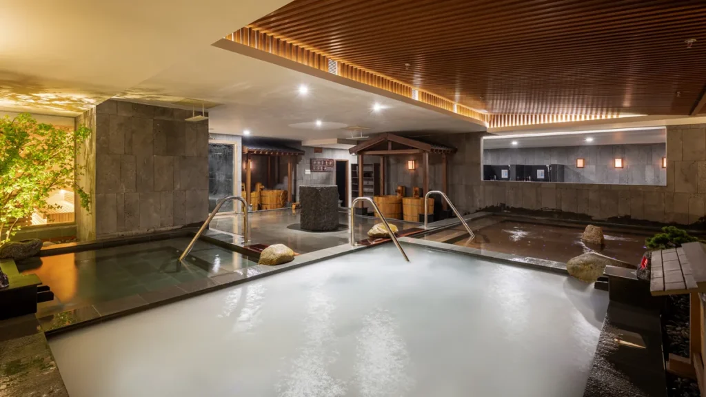 Không gian bể Onsen trong nhà tại AMARE cho bài viết về Onsen spa