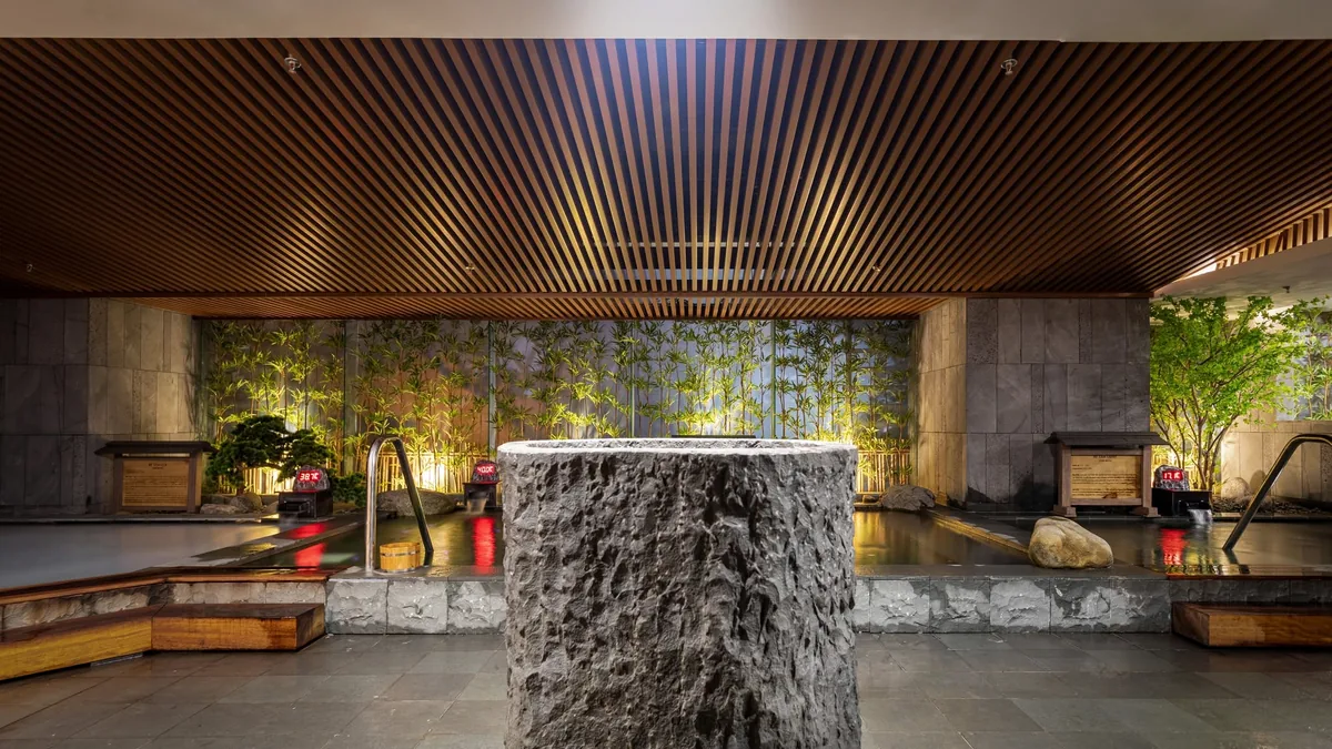 Khu Kakeyu giúp khách làm quen với nước trước khi tắm Onsen