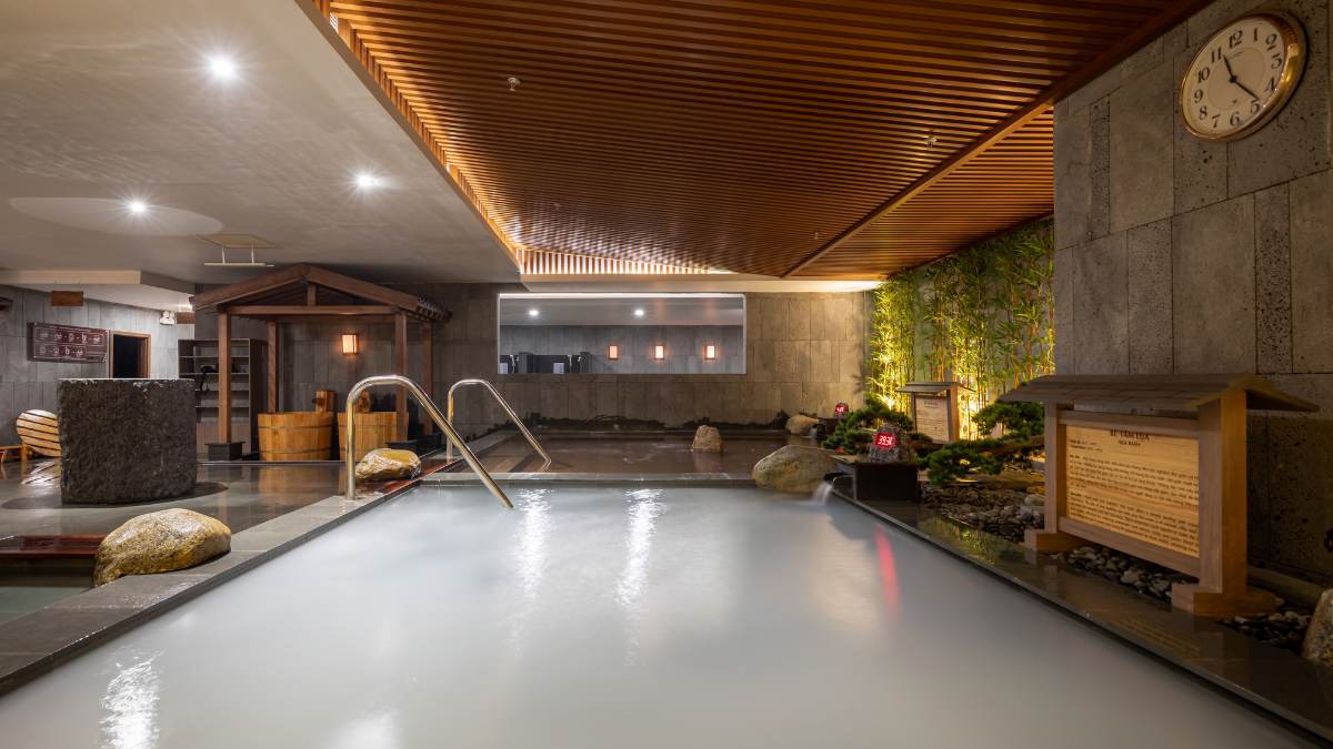 Bể tắm Onsen tại AMARE