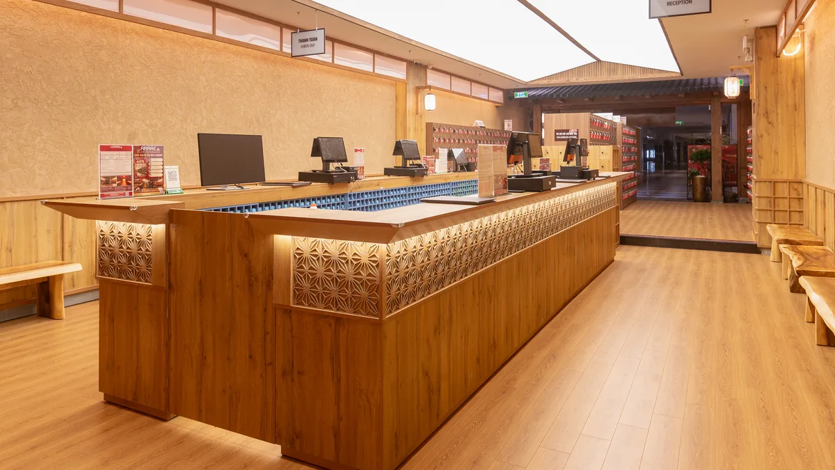 Khu lễ tân AMARE cho người cần hỏi trước khi tắm Onsen