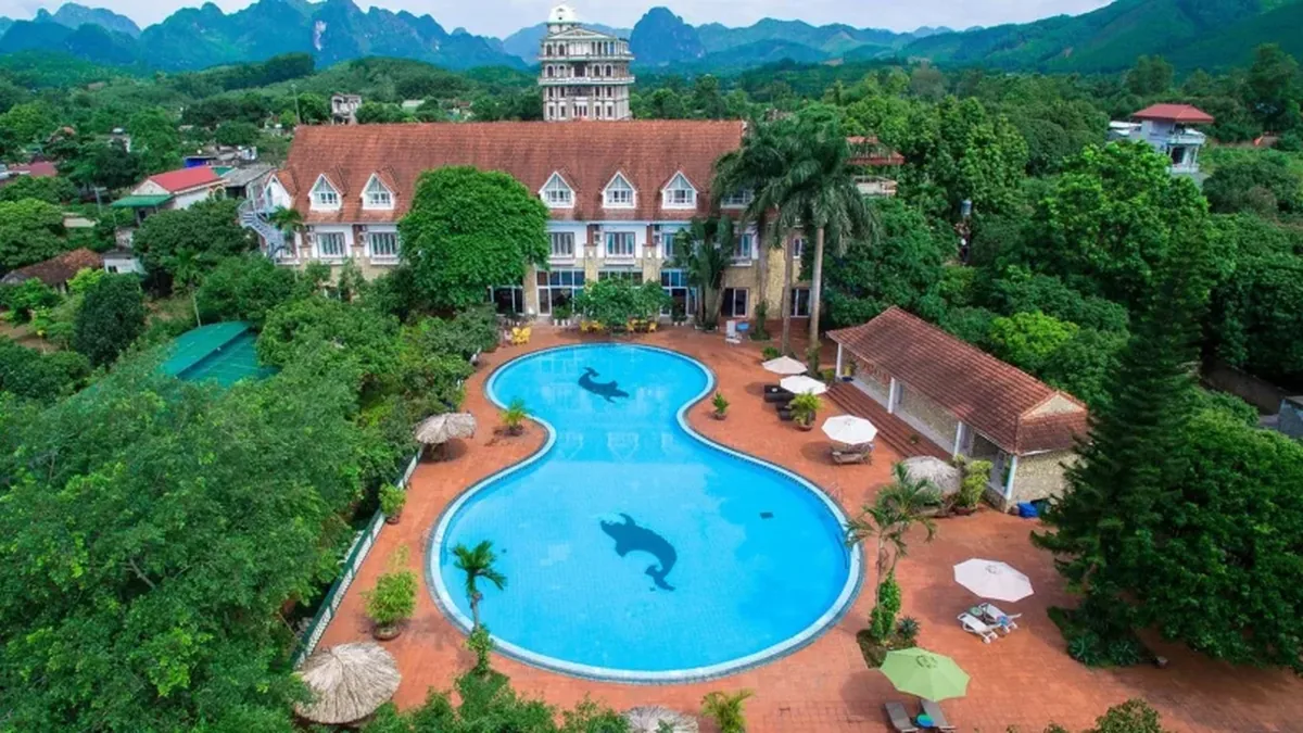 Khu bể tại An Lạc Eco Farm Hot Springs Hòa Bình