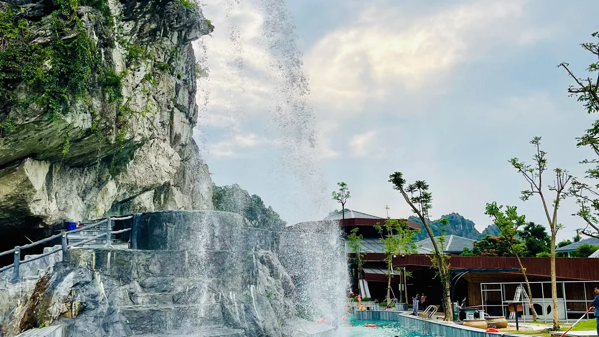 Khu bể nước tại Minawa Kênh Gà Resort Spa Ninh Bình
