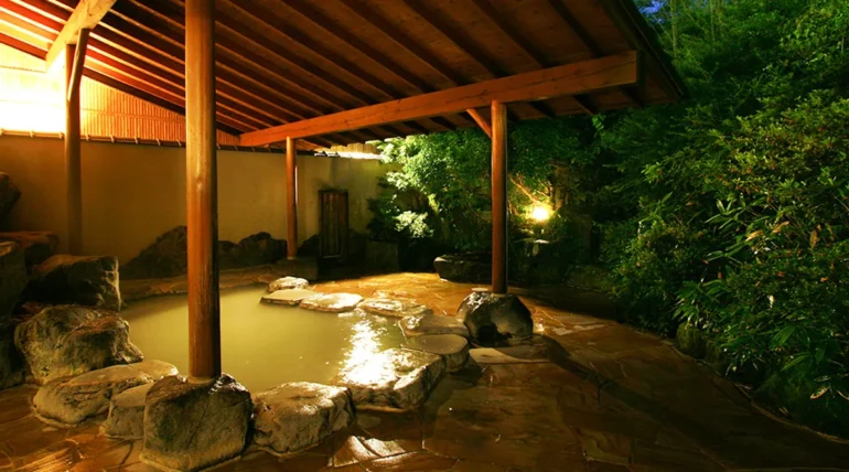 Khu tắm Onsen tại Hakone, Nhật Bản