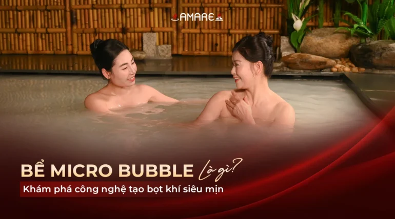 Khách trong khu onsen tại AMARE