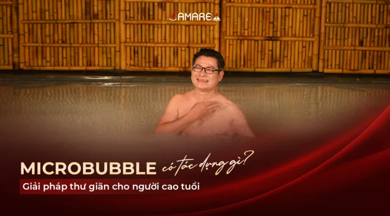 khách nam trải nghiệm tắm onsen tại AMARE